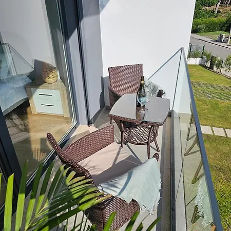 House By The Lagoon - Piscina Privada * Casal do Narcizo