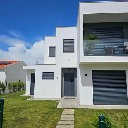 House By The Lagoon - Piscina Privada Villa *