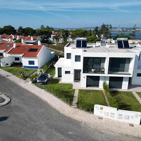 Villa House By The Lagoon - Piscina Privada Casal do Narcizo