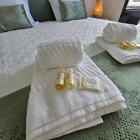 House By The Lagoon - Piscina Privada Villa