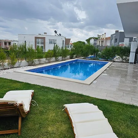 House By The Lagoon - Piscina Privada Villa *