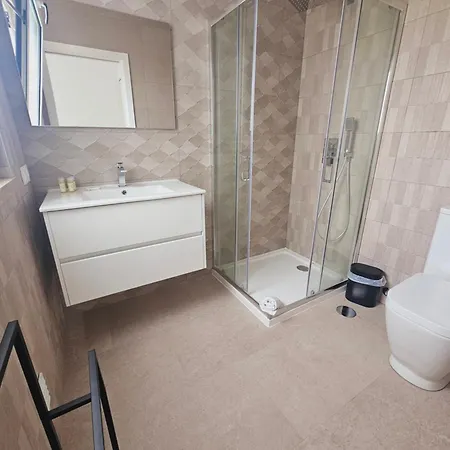 House By The Lagoon - Piscina Privada Villa *