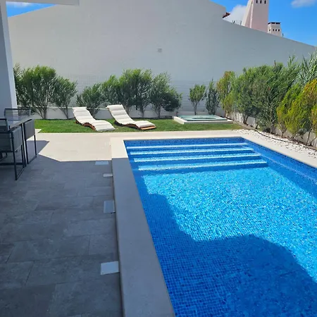 House By The Lagoon - Piscina Privada Villa *