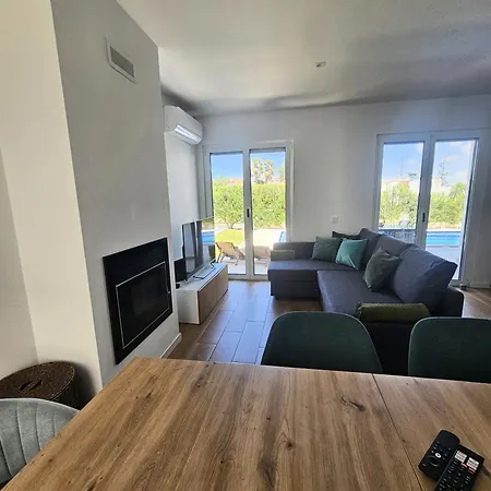 Villa House By The Lagoon - Piscina Privada