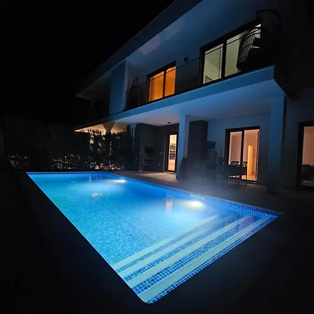Villa House By The Lagoon - Piscina Privada Casal do Narcizo