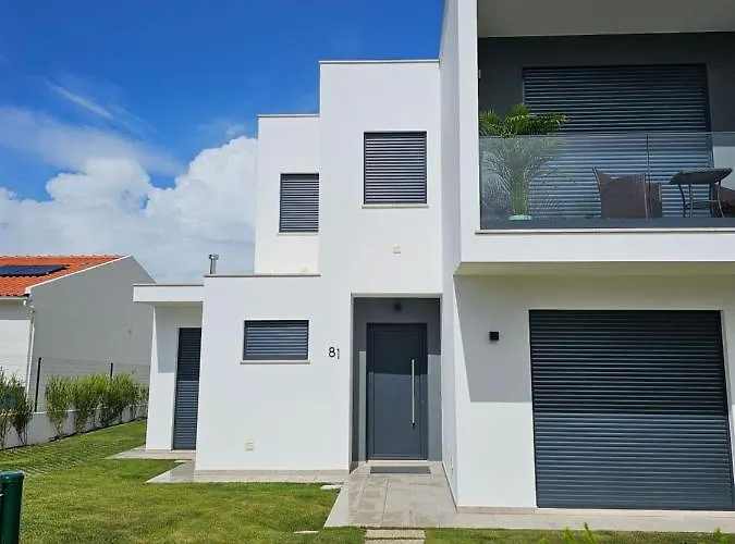 House By The Lagoon - Piscina Privada Villa *