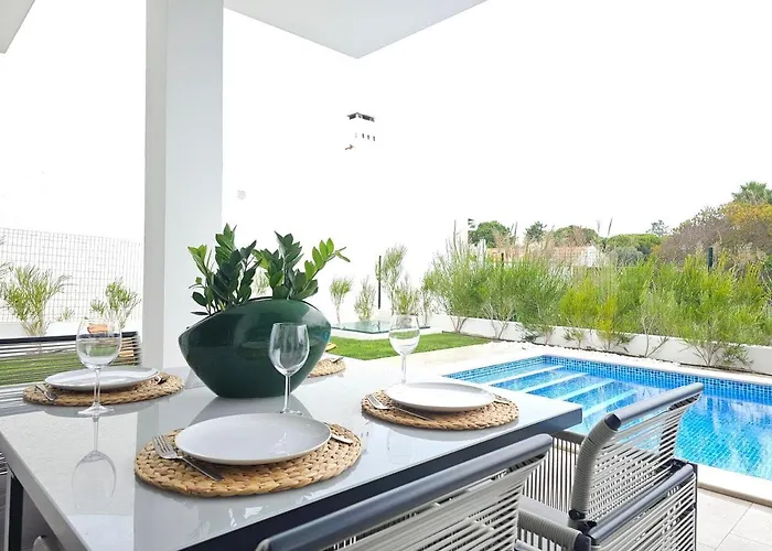 Villa House By The Lagoon - Piscina Privada *