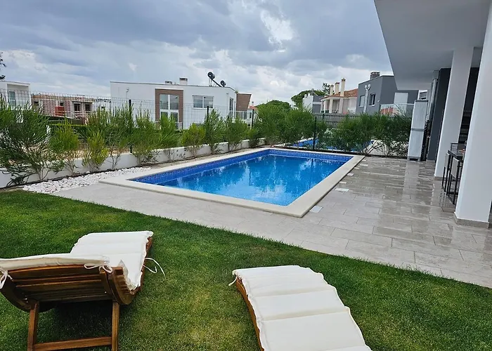 House By The Lagoon - Piscina Privada Villa *