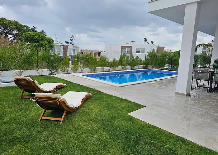 House By The Lagoon - Piscina Privada
