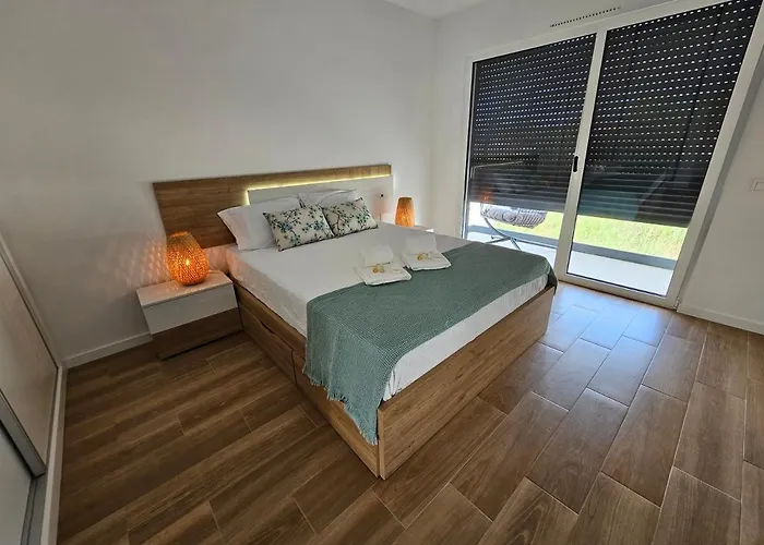 House By The Lagoon - Piscina Privada Casal do Narcizo