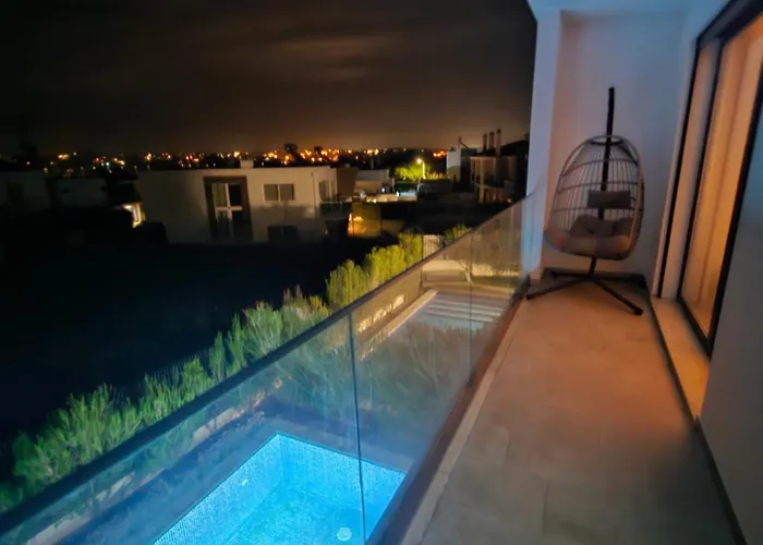 House By The Lagoon - Piscina Privada Villa